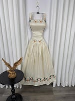 فستان بيج انيق بتطريز كمبيوتر