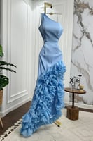 فستان انيق بفتحة مزينة بقماش بليسيه