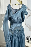 اطلالة مميز مع فستان طويل بستايل انيق