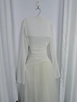 فستان ناعم من التل مناسب