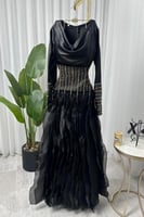 فستان سهرة انيق بتطريز على الخصر