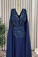 فستان سهرة انيق بأكمام مميزة