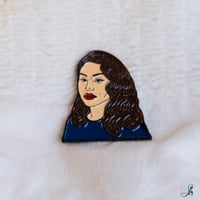 بروش الملكة أحلام