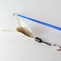 ريش طبيعي لألعاب القطط