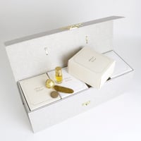 توزيعات العيد الشنطة باللون البيج