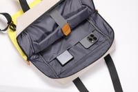 حقيبة ظهر كينجسون اصفر وبيج