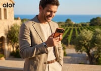 كفر حماية Alot نوبل للايفون 17 برو ماكس - بني