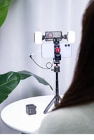 أولانزي flip mirror حامل للجوال مع مرأة لعكس الصور...