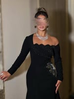 فستان سهرة أسود بقصة قلب وشق جانبي أنيق | فساتين س...