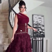 فستان سهرة عنابي بكتف واحد وتطريز كريستالي فاخر