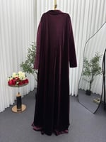 فستان سهرة خمري بتفاصيل دانتيل فاخرة