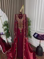 جلابية عنابي ملكية بتطريز ذهبي فاخر