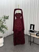 فستان عنابي مرصع بدون أكمام تطريز فاخر وقصة ضيقة أ...