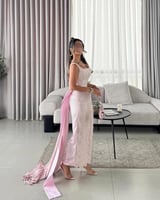 فستان سهرة وردي دانتيل ملكي مطرز أنيق