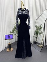 فستان سهرة كحلي مخمل مع دانتيل راقي