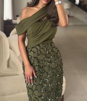 فستان سهرة أخضر زيتوني مطرّز بكتف واحد أنيق