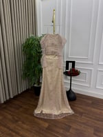 فستان سهرة بيج أوف شولدر مطرّز بلمسات براقة