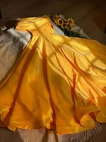 فستان سهرة أصفر ملكي بتصميم كت واحد