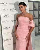 فستان سهرة وردي ملكي بذيل طويل فاخر