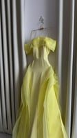 فستان سهرة أصفر أورغانزا ملكي