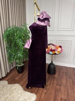 فستان سهرة موف مخمل بفيونكة أنيقة