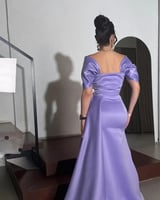 فستان سهرة موف غامق بتطريز فاخر وقصة ملكية