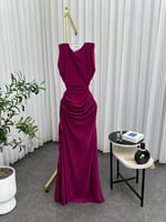 فستان سهرة خمري بترتر ناعم وتصميم كلاسيكي بدون أكم...