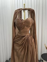 فستان سهرة بني فاخر مطرز بستايل كلاسيكي راقٍ