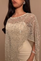 جمبسوت "سبيكا" كريمي بكاب مطرز بالكريستال