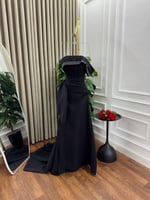 فستان سهرة أسود أوف شولدر بتصميم كورسيه فاخر