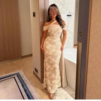 فستان سهرة بيج مطرز بتصميم أوف شولدر