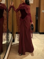 فستان سهرة خمري دانتيل مع كاب ملكي فخم