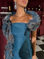 فستان سهرة أزرق ملكي بكتف مطرز