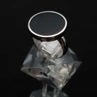 خاتم ملكي فضه حجر اسود مدور