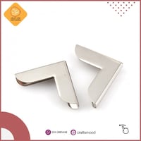 زاوية اطار فضي B0129870