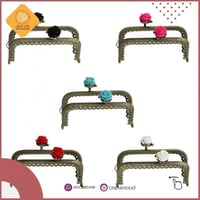 مسكة شنطة مربع وردة الوان متعددة B42520