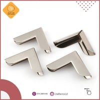 زاوية اطار فضي B0129870