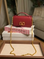 VALENTINO ڤالنتينو