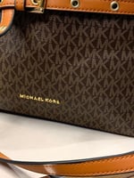 MICHAEL KORS حقيبه