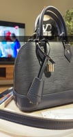 LOUIS VUITTON لويس ڤيتون حقيبة