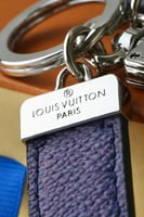 LOUIS VUITTON ميدالية مفاتيح