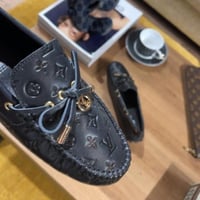 LOUIS VUITTON فلات لويس فيتون