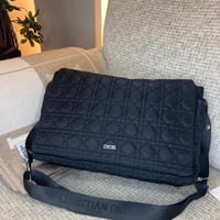 Dior شنطة مواليد ديور