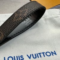 LOUIS VUITTON ميدالية مفاتيح