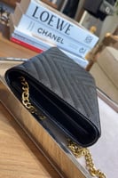 SAINT LAURENT إيف سان لوران شنطة كروس بودي