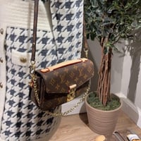 LOUIS VUITTON حقيبة لويس فيتون