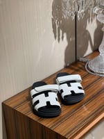 HERMĒS سليبر ايرميز