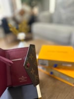 LOUIS VUITTON لويس ڤيتون