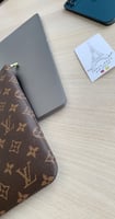LOUIS VUITTON باوتش لويس فيتون