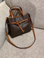 MICHAEL KORS حقيبه